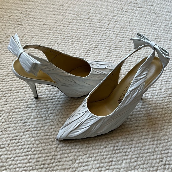 White Slingback Pumps - size 8. - Picture 2 of 9